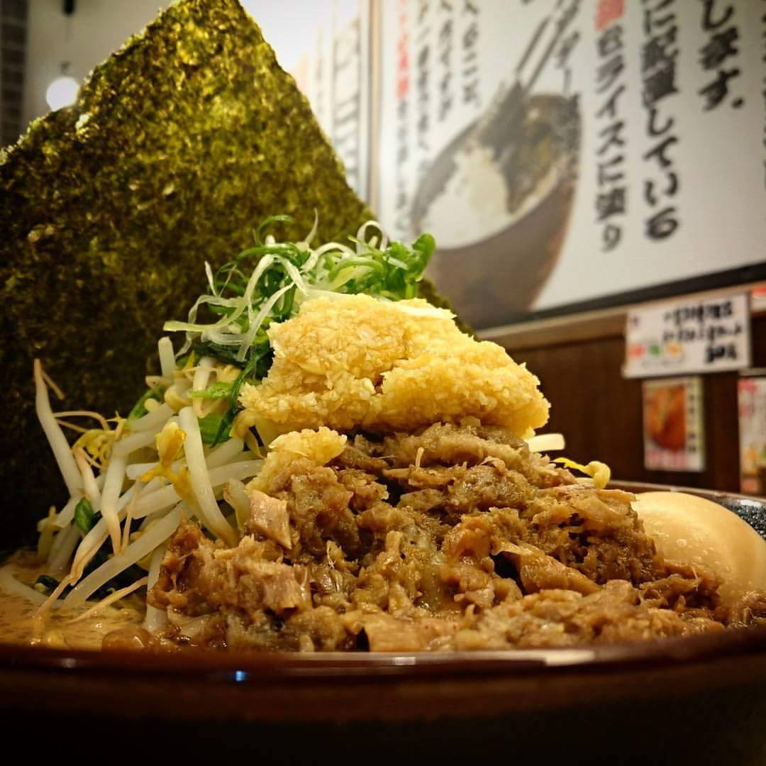 新手拉麵控防踩雷「必吃攻略」５選！微排隊、大眾口味、副餐多樣化