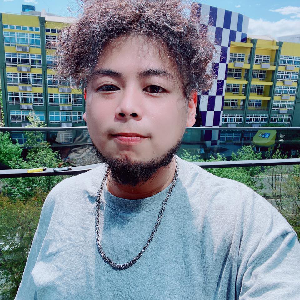 「在不瘋狂就等死」 32 歲游否希宣佈結婚！親自公開老婆身份笑喊：下一步，好好造人