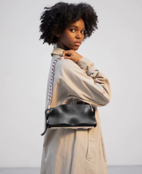 大獲好評！奧地利時尚品牌 Published By 黑魂版本「MAYZIE BAG」包袋正式上架