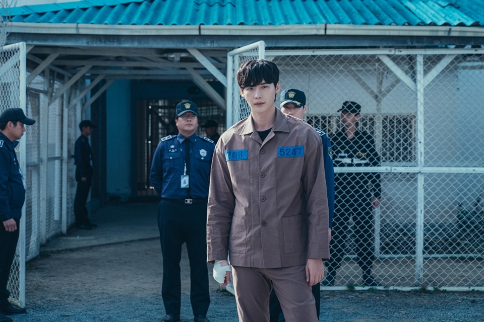 2022 最強復仇韓劇《黑話律師》收視破 10.8%！李鍾碩黑化、潤娥救夫涉險、網猜「大老鼠」真面目即將揭曉？