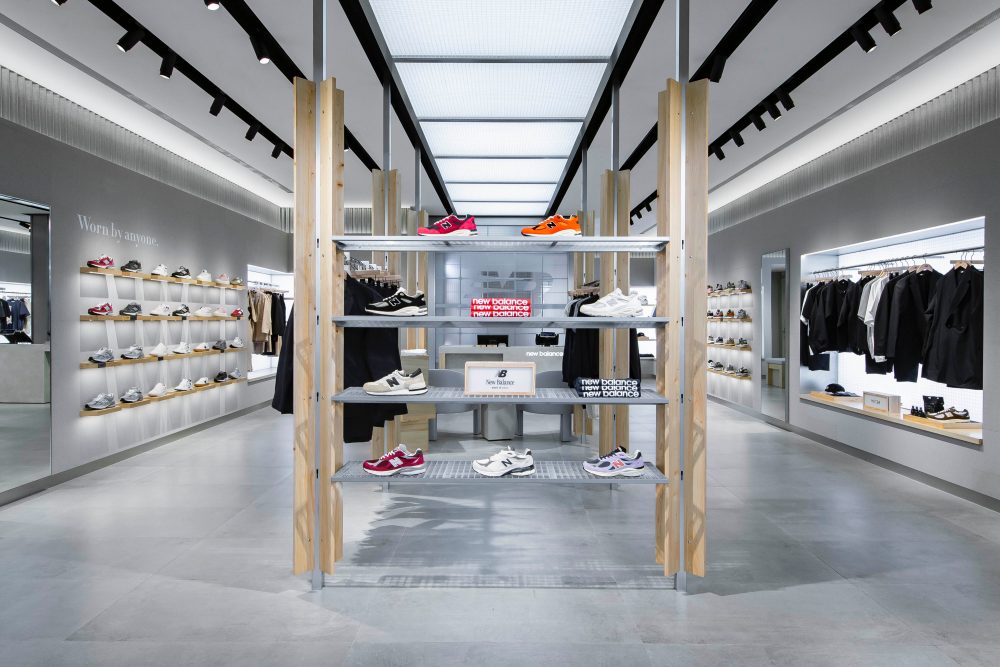 獨家日線單品、限量球鞋通通有！NB GREY 形象總店插旗台北 101，多項開幕好禮超必收！