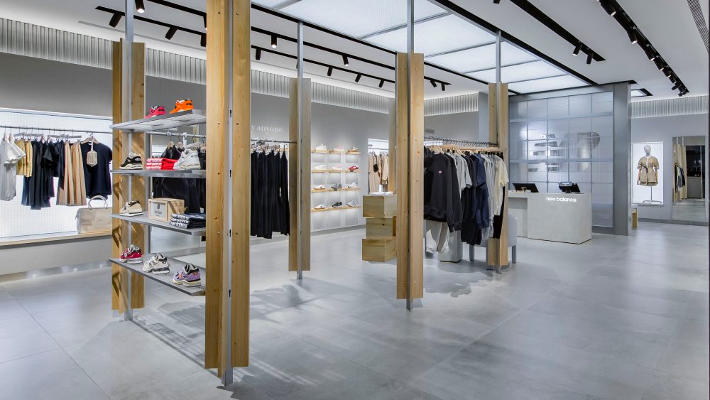 獨家日線單品、限量球鞋通通有！NB GREY 形象總店插旗台北 101，多項開幕好禮超必收！