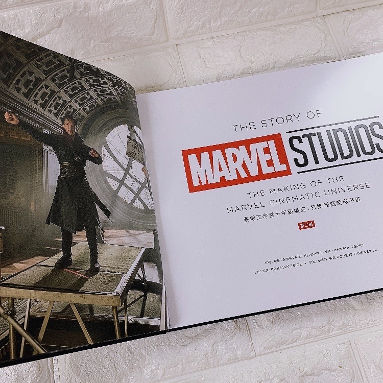 《漫威工作室十年創造史：打造漫威電影宇宙》集結 23 部大作，一次公開本世紀最具代表性的時代紀錄！