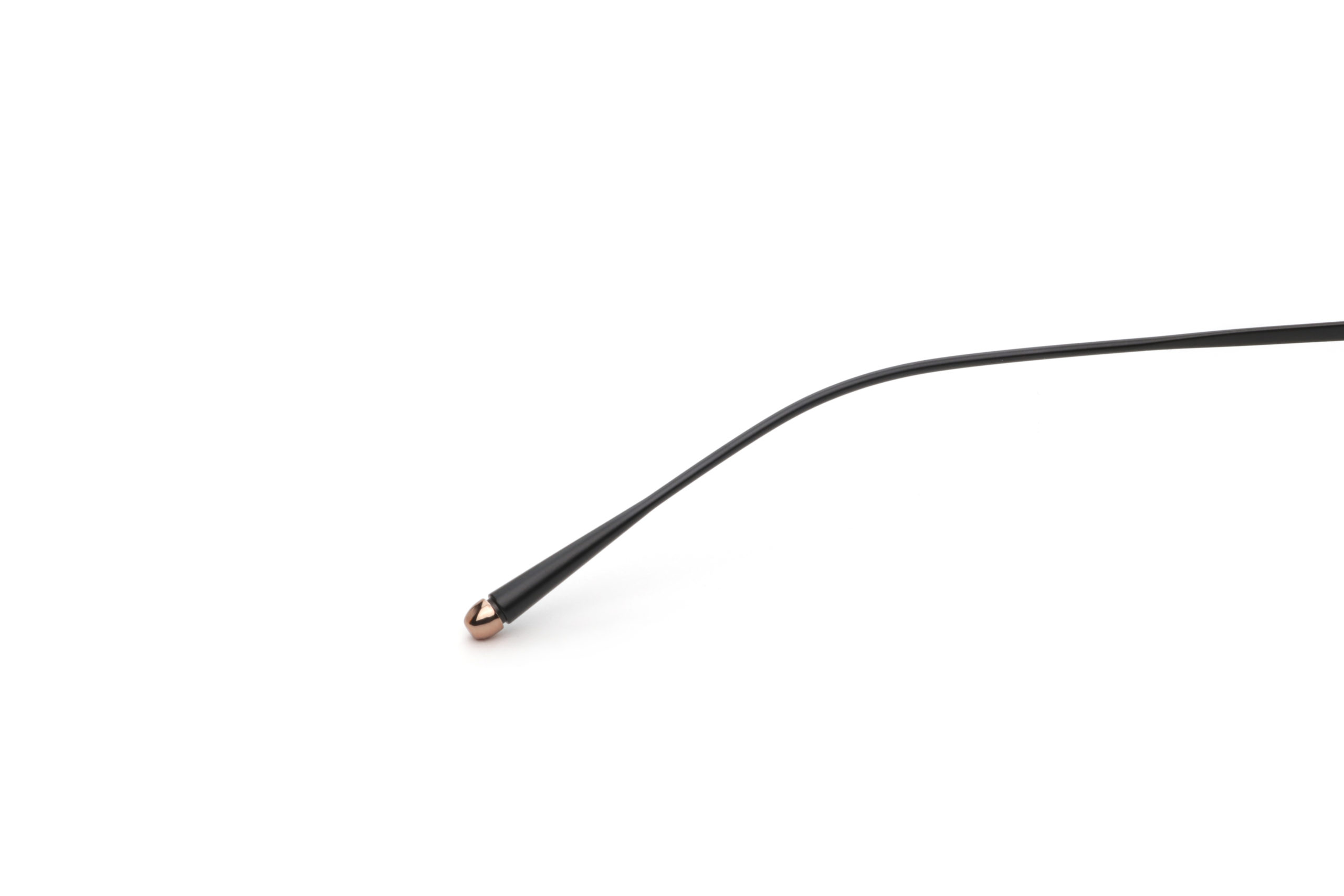 墨鏡控必敗款！JINS不挑臉型百搭「錐形框」戴上秒增時尚感室內室外一鏡搞定