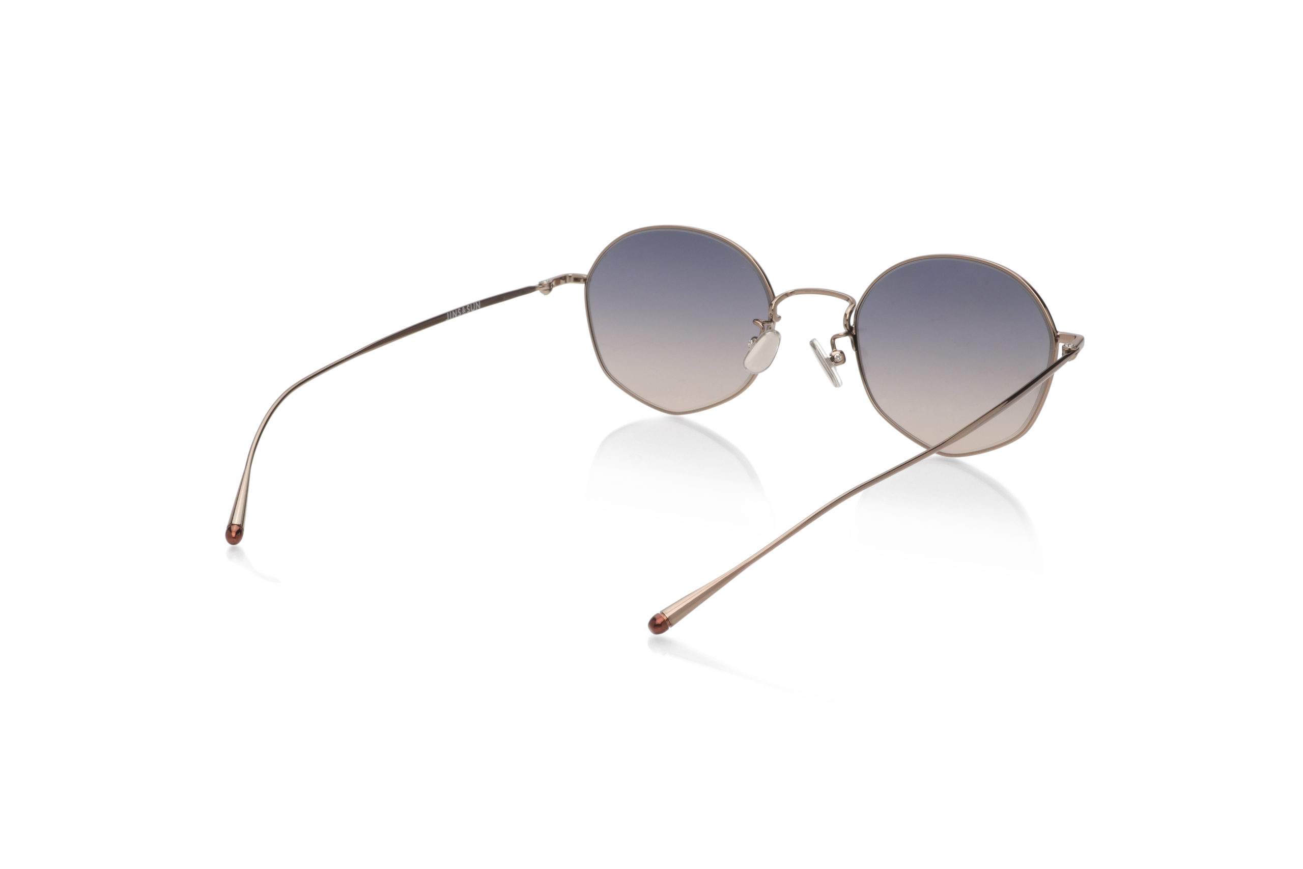 墨鏡控必敗款！JINS不挑臉型百搭「錐形框」戴上秒增時尚感室內室外一鏡搞定