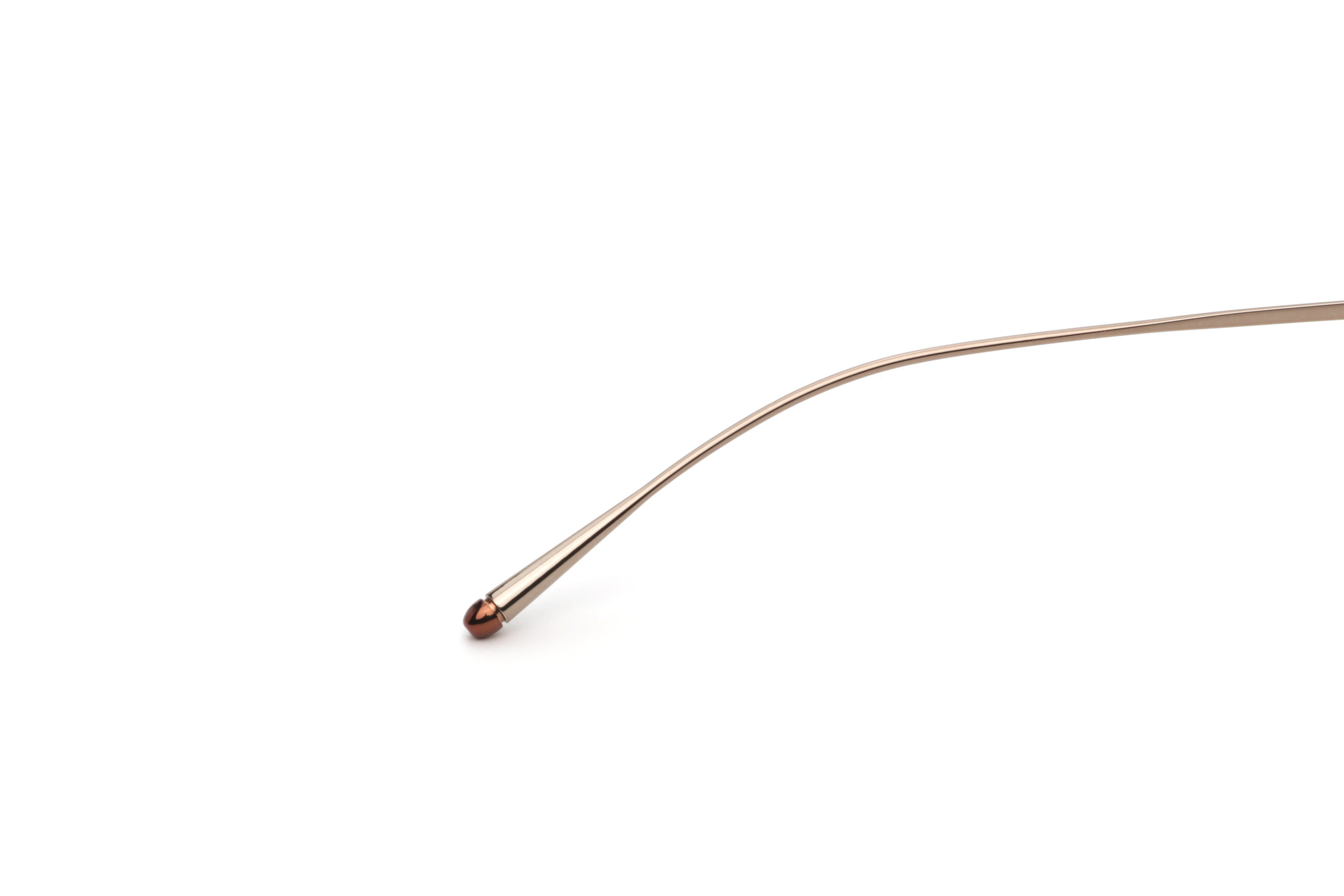 墨鏡控必敗款！JINS不挑臉型百搭「錐形框」戴上秒增時尚感室內室外一鏡搞定