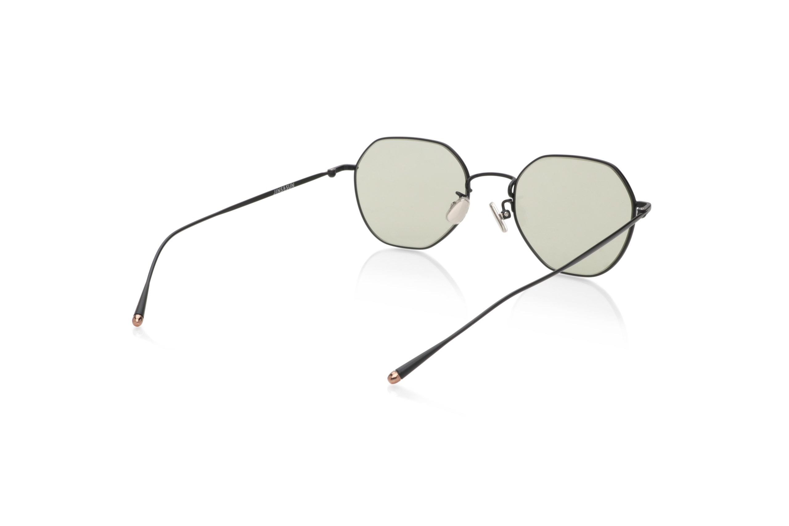 墨鏡控必敗款！JINS不挑臉型百搭「錐形框」戴上秒增時尚感室內室外一鏡搞定