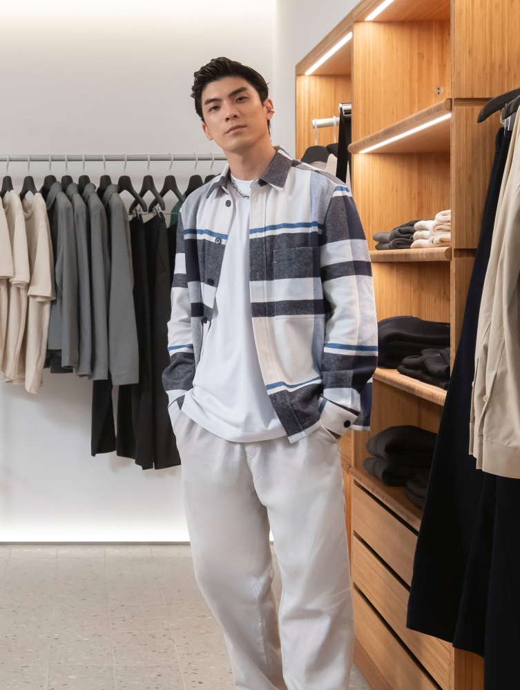 Jennie 火爆同款包包三千有找! 極簡時尚品牌 COS 全台首間實體專賣店登陸 101 !