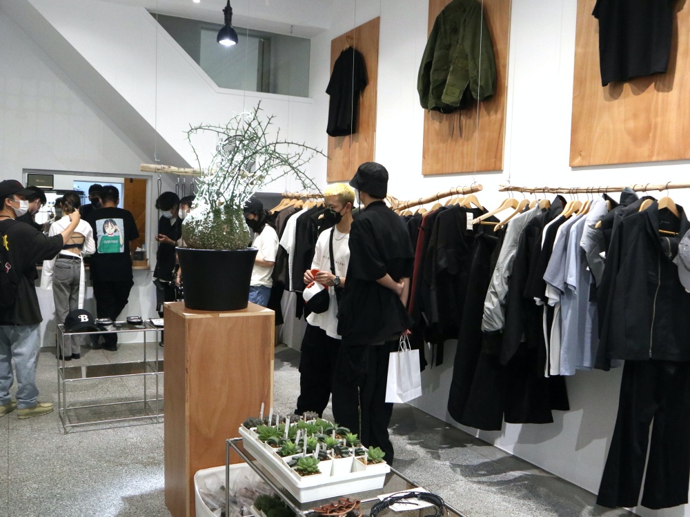 人氣設計師品牌、塊根植物一次到位！台中知名選貨單位 IJ Select 實體店鋪正式開幕！