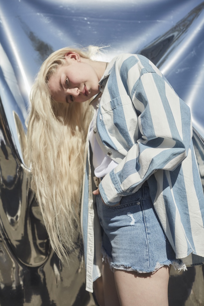 Vibe 感直接拉滿！ Levi's SilverTab 銀標復刻系列 90s 「寬版廓形」叛逆回歸，附上 COOL 專屬好康！