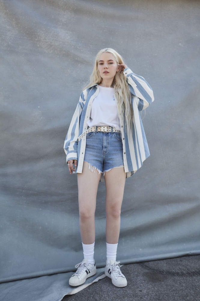 Vibe 感直接拉滿！ Levi's SilverTab 銀標復刻系列 90s 「寬版廓形」叛逆回歸，附上 COOL 專屬好康！