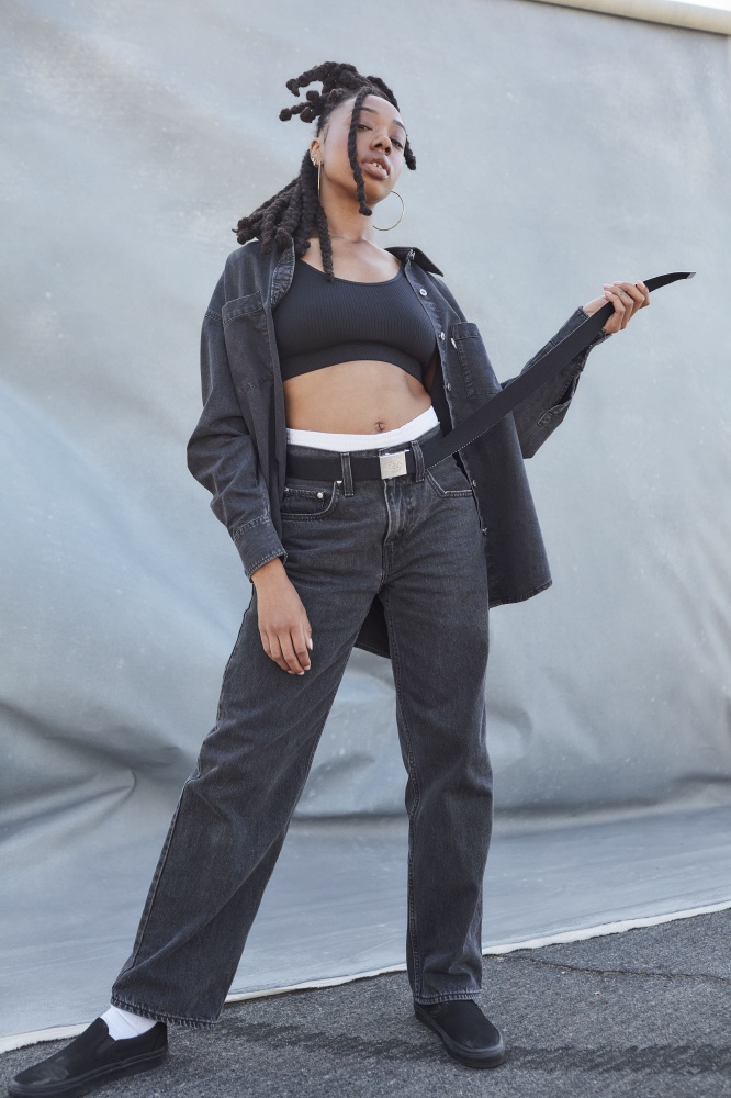 Vibe 感直接拉滿！ Levi's SilverTab 銀標復刻系列 90s 「寬版廓形」叛逆回歸，附上 COOL 專屬好康！