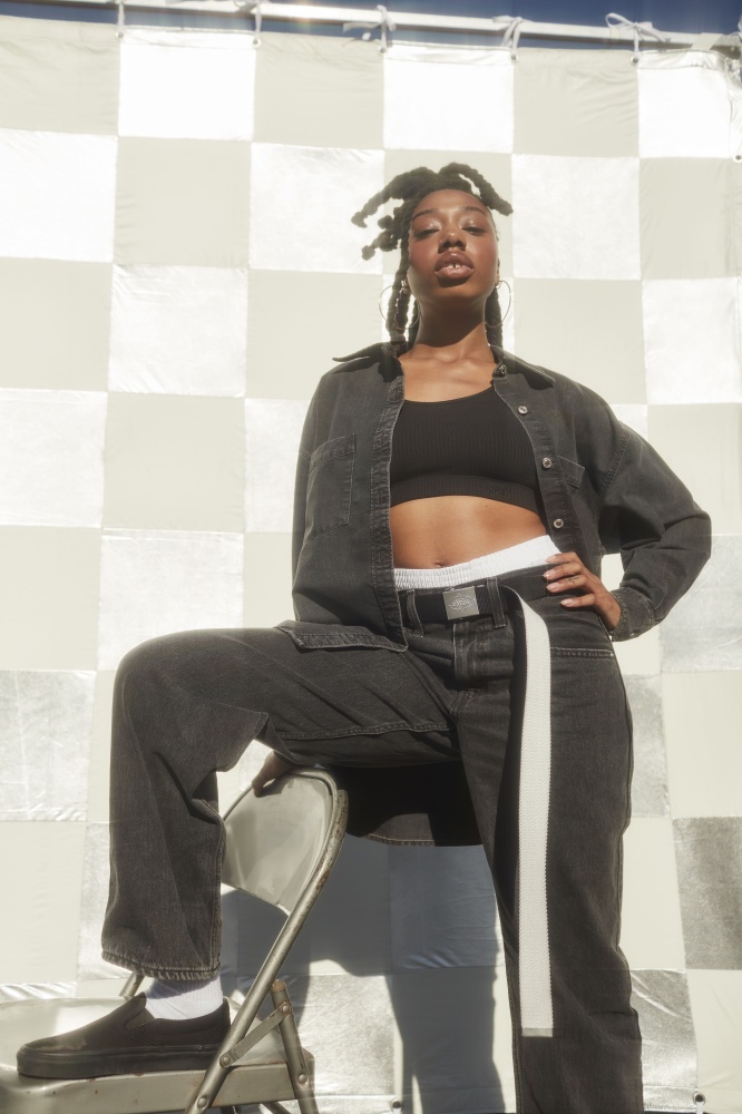 Vibe 感直接拉滿！ Levi's SilverTab 銀標復刻系列 90s 「寬版廓形」叛逆回歸，附上 COOL 專屬好康！