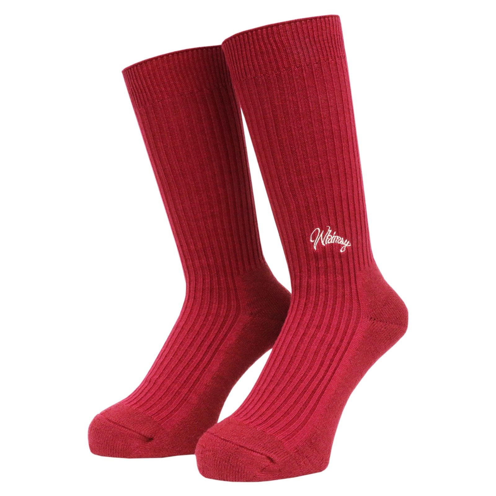 襪子也是 2022 夏季重要的穿搭利器！3 款舒適有型中筒襪推薦