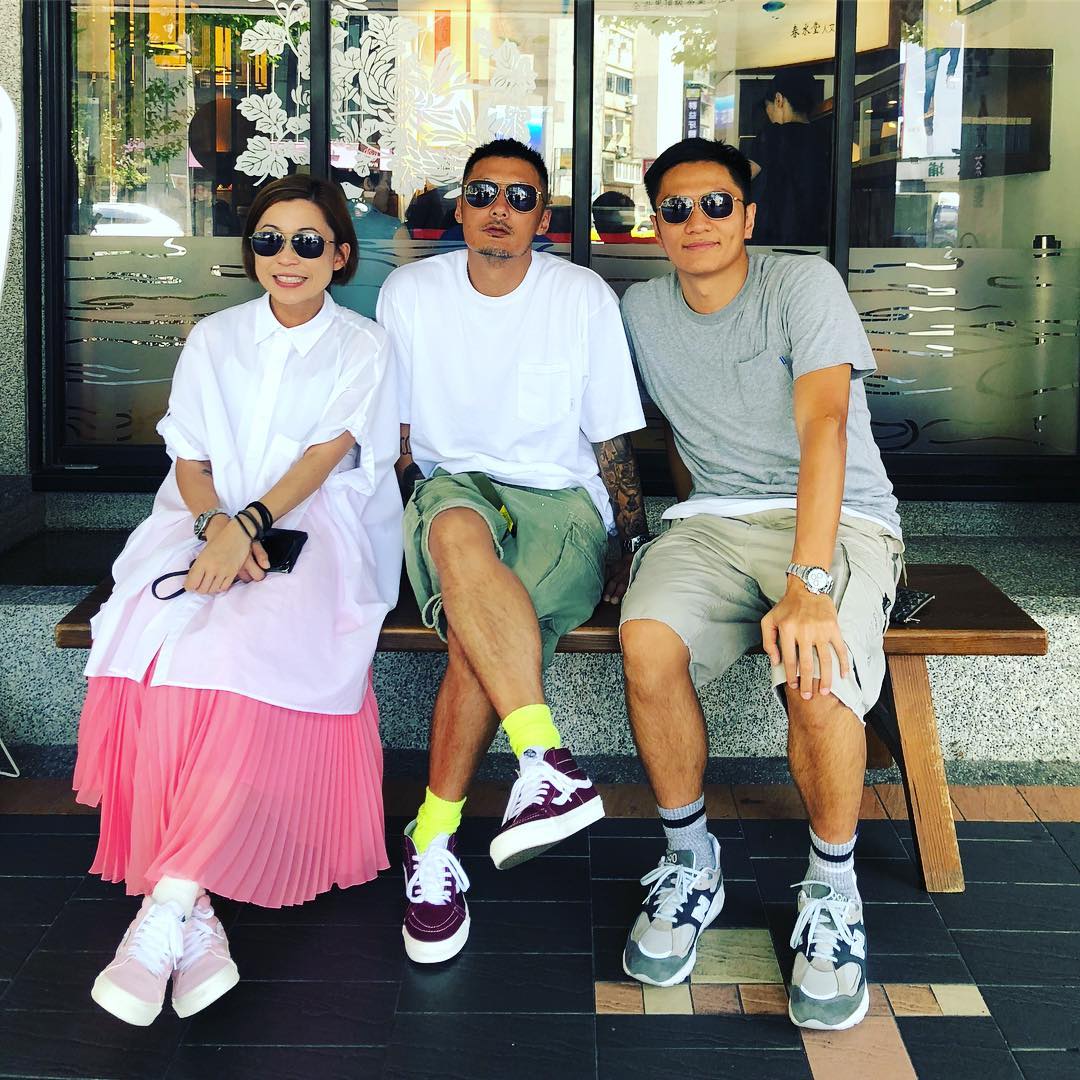 襪子也是 2022 夏季重要的穿搭利器！3 款舒適有型中筒襪推薦