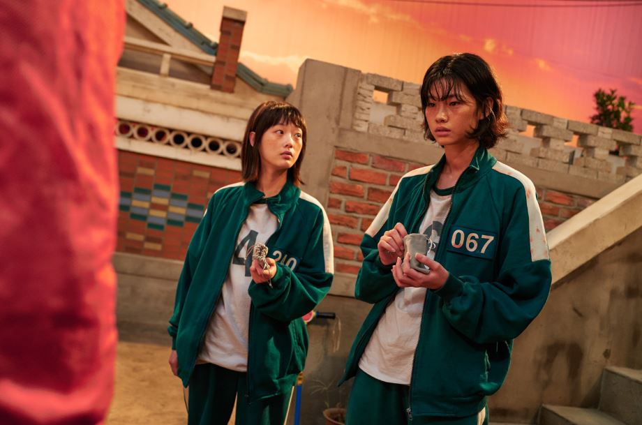 《魷魚遊戲》太狂啦！李政宰奪艾美獎視帝、黃東赫奪最佳導演　2 紀錄成亞洲第一