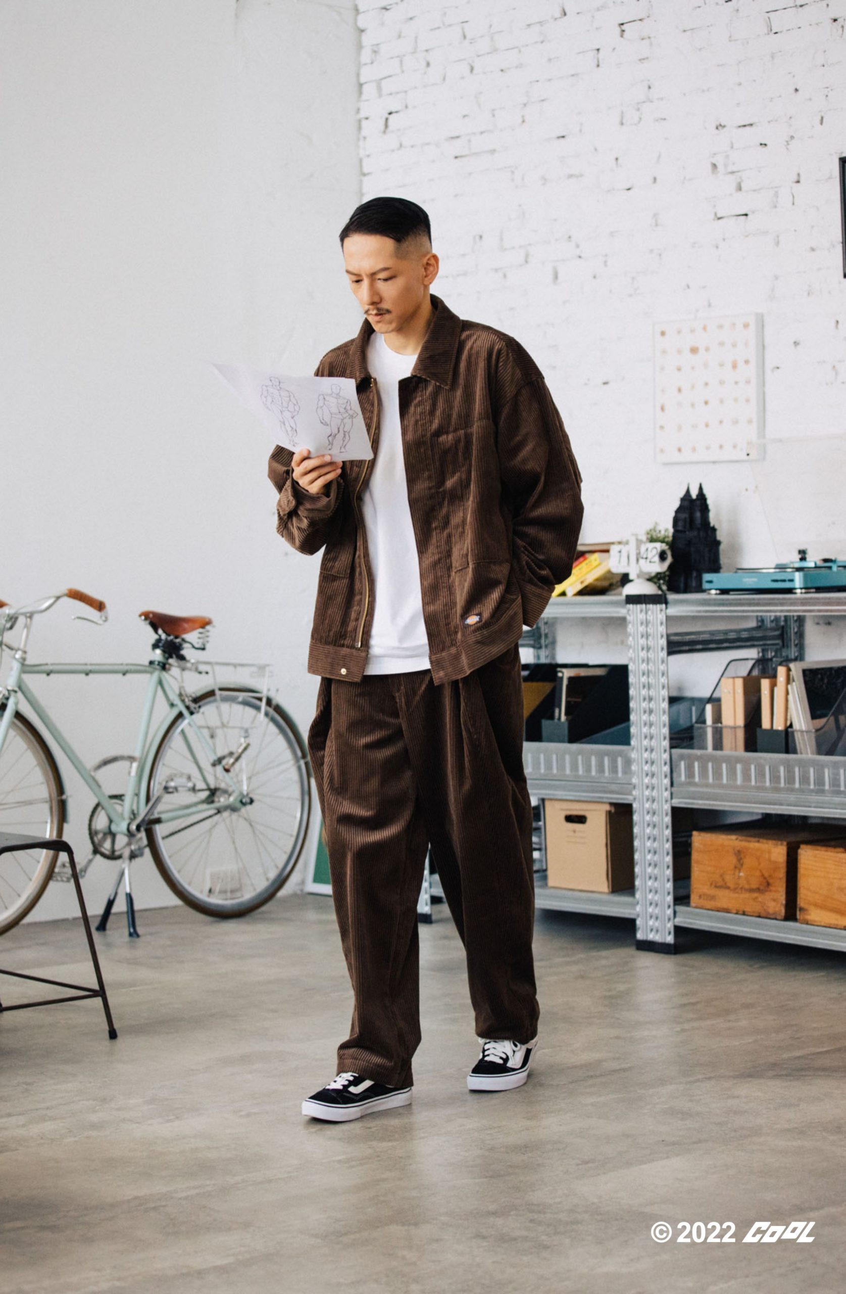 誰說經典不能再進化！讓服裝職人Scott帶你打破工裝的既定印象，Dickies搭上鮮豔配色帥到「腦死」！