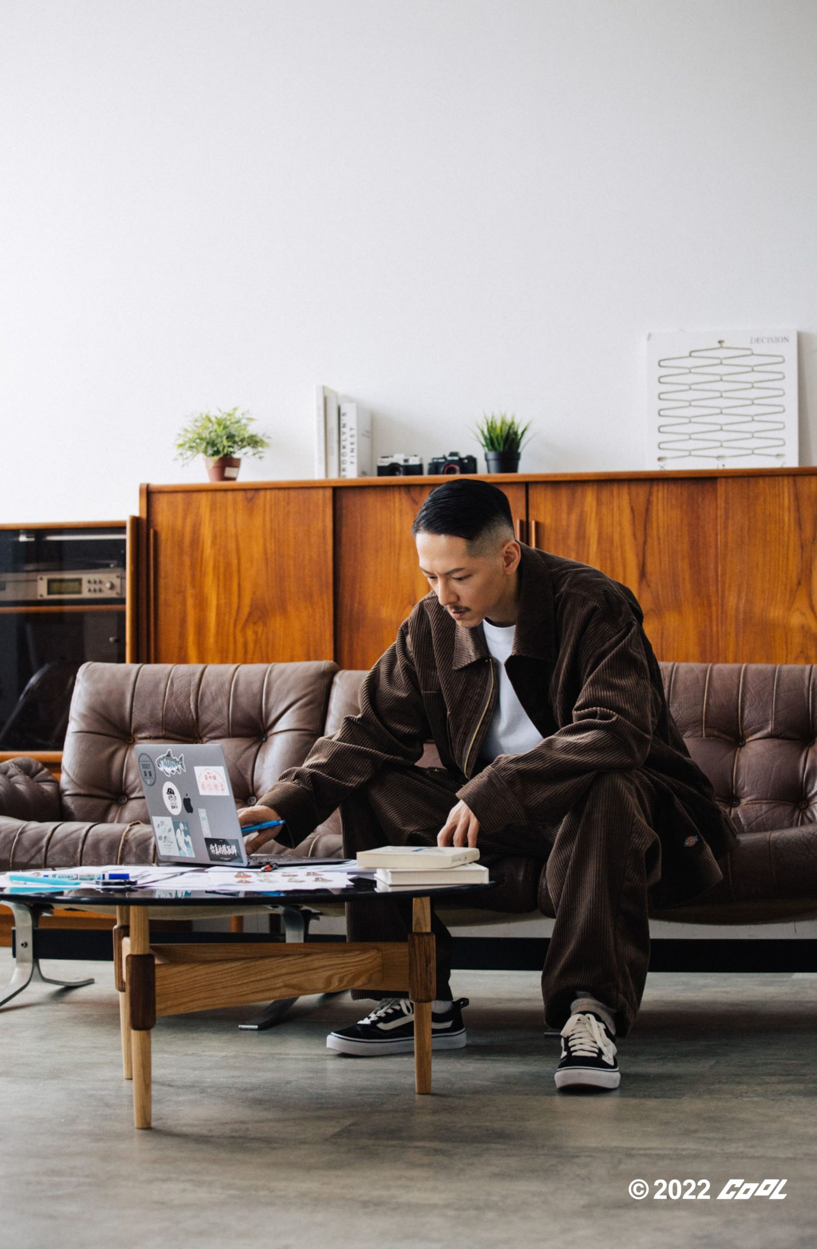 誰說經典不能再進化！讓服裝職人Scott帶你打破工裝的既定印象，Dickies搭上鮮豔配色帥到「腦死」！