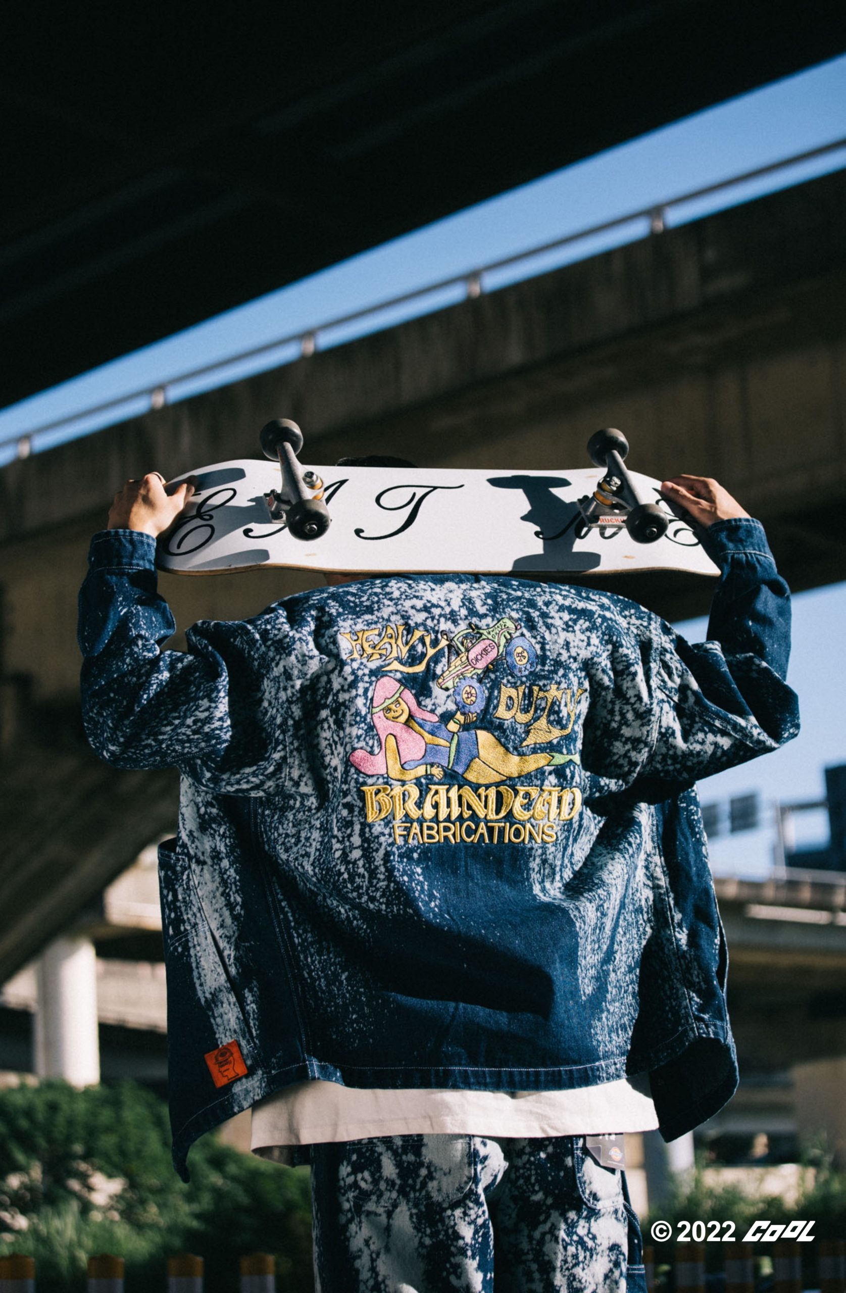 誰說經典不能再進化！讓服裝職人Scott帶你打破工裝的既定印象，Dickies搭上鮮豔配色帥到「腦死」！