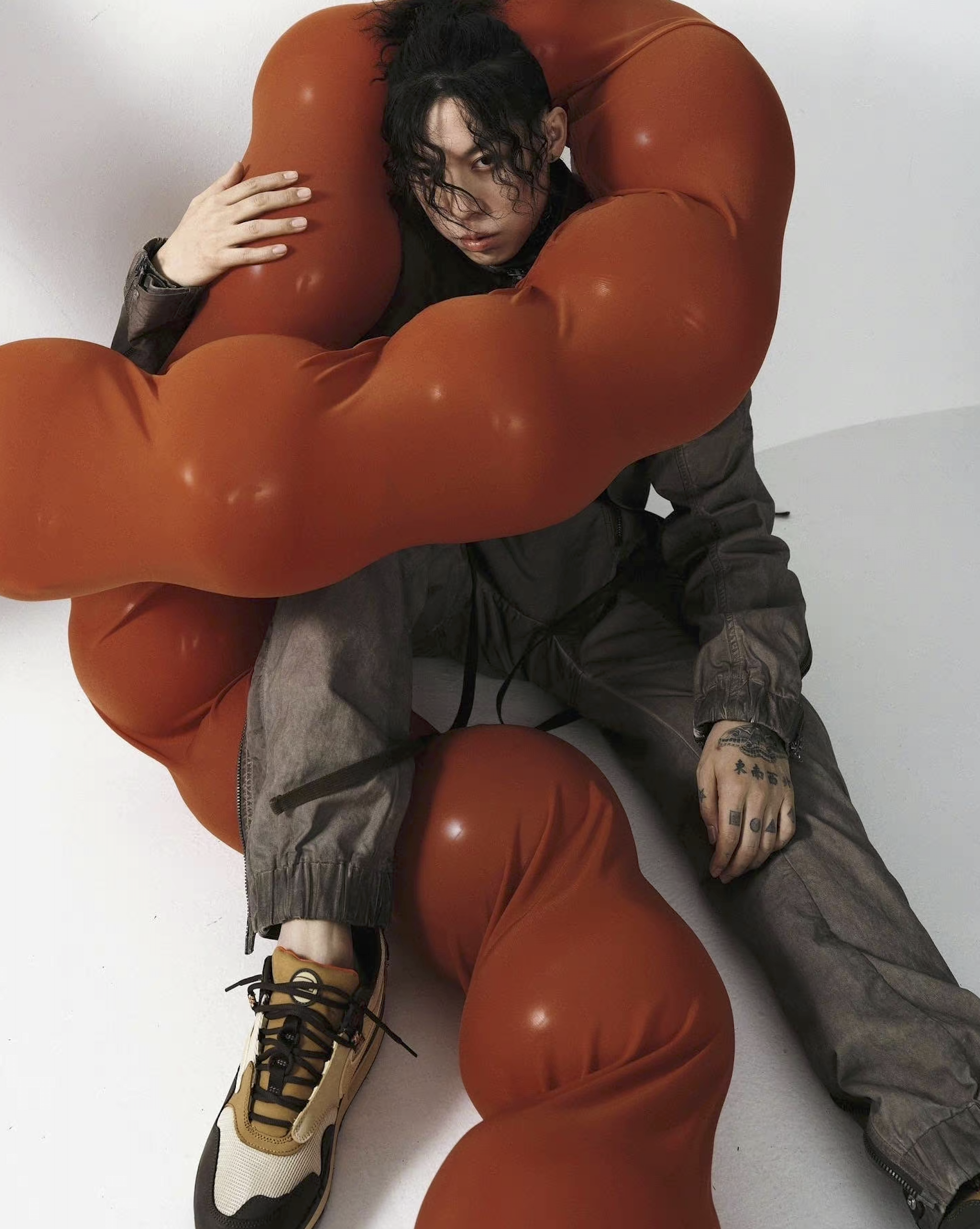 不僅饒舌，更展現龐克、電子等多元面向！PSY.P 全新力作《風靡一時ALL THE RAGE》正式曝光