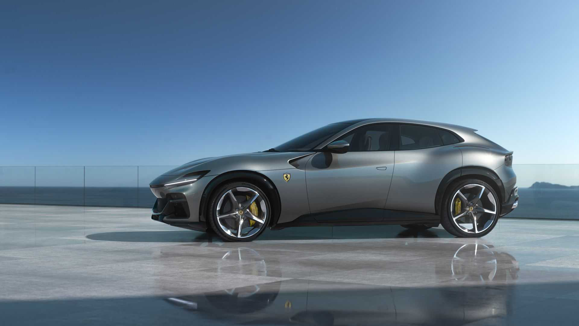 依然很緊繃！Ferrari 首款 4 門 4 座超跑：Purosangue 正式登場！