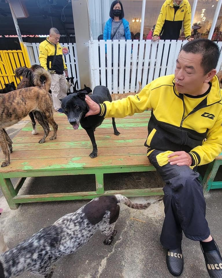 女兒去健身被教練勾勾纏！廖老大轟健身工廠「想把人拖出來打」　釣出官方神回覆