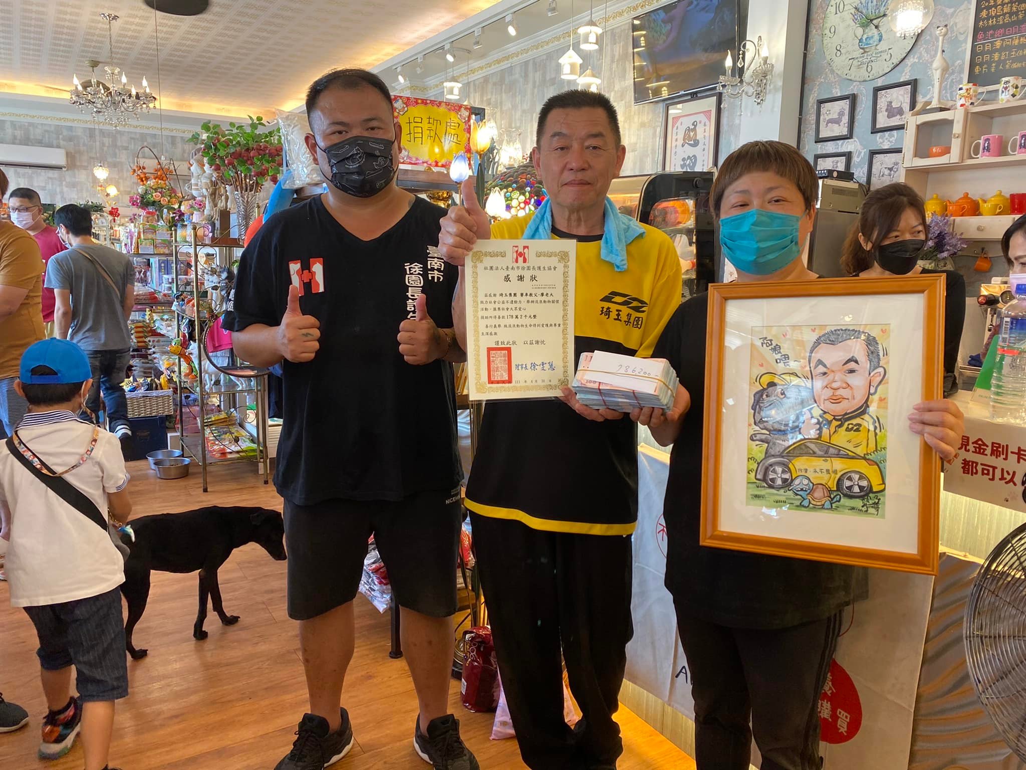 女星朝聖廖老大飲料店！點「冰淇淋紅茶」竟給出這杯：真的阿娘喂