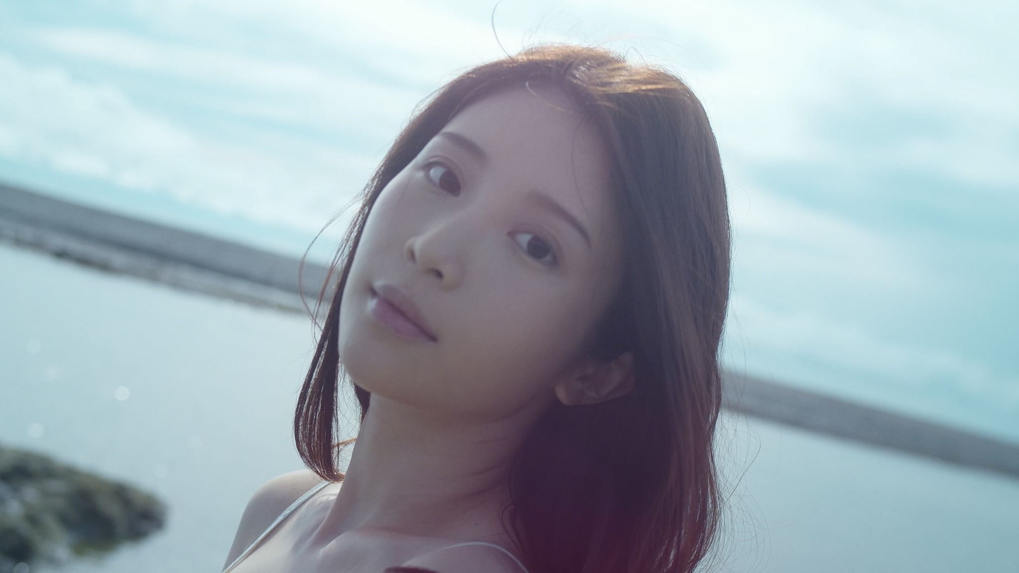 雞排妹 10 周年寫真影片搶先公開！全身剩下丁字褲「4 分鐘誠意片」　粉絲暴動：這是可以免費看的嗎？