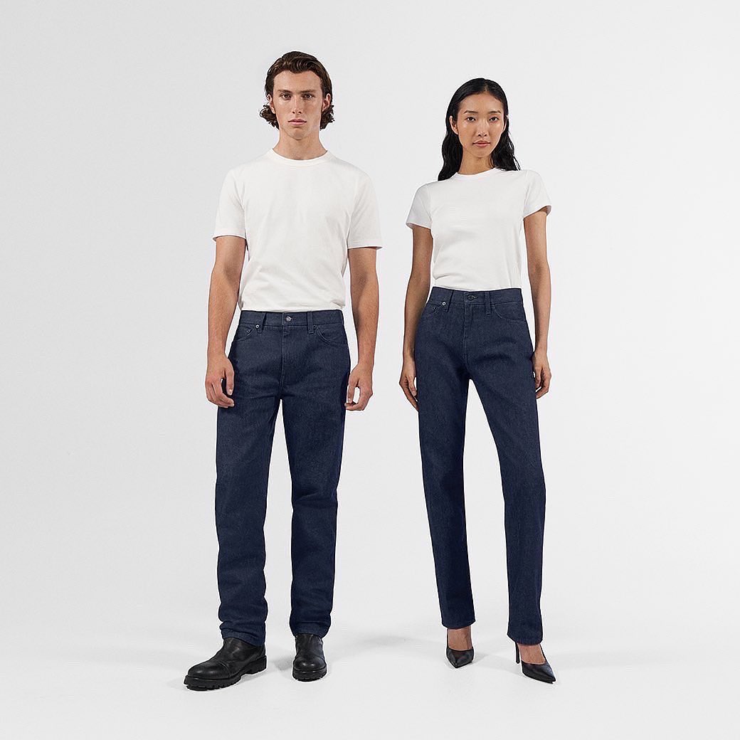 平價入手經典丹寧神褲！時隔八年的 UNIQLO x Helmut Lang 聯名系列重磅登場！