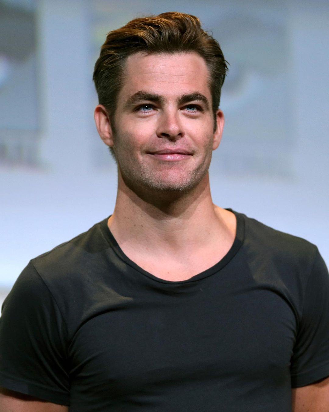 大寫的尷尬！一世代哈利疑朝克里斯派恩「吐口水」11 秒尷尬影片瘋傳　主角出面曝真相