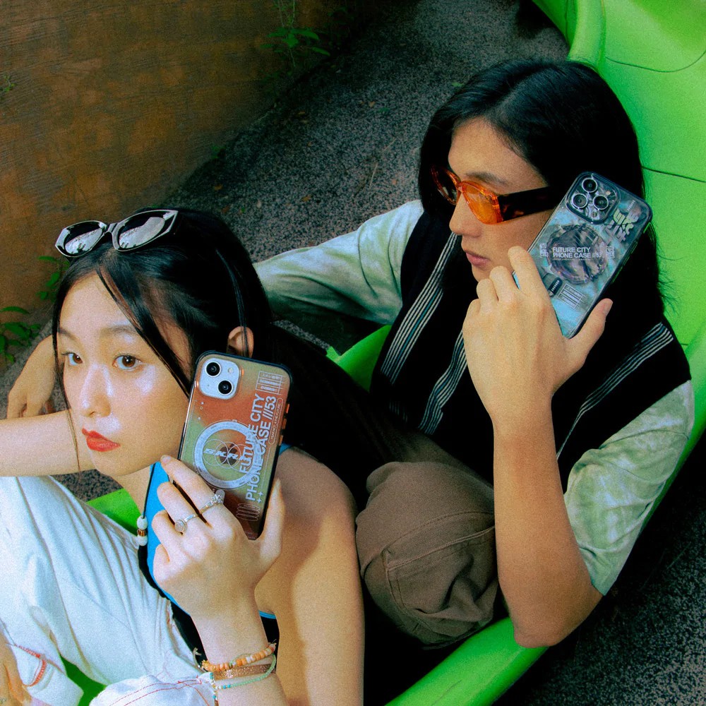 秀你的 iPhone 14！SKINARMA 日本東京透明日系潮流手機殼 尬上軍規等級 還有低調潮流 UNIQ 可以選！