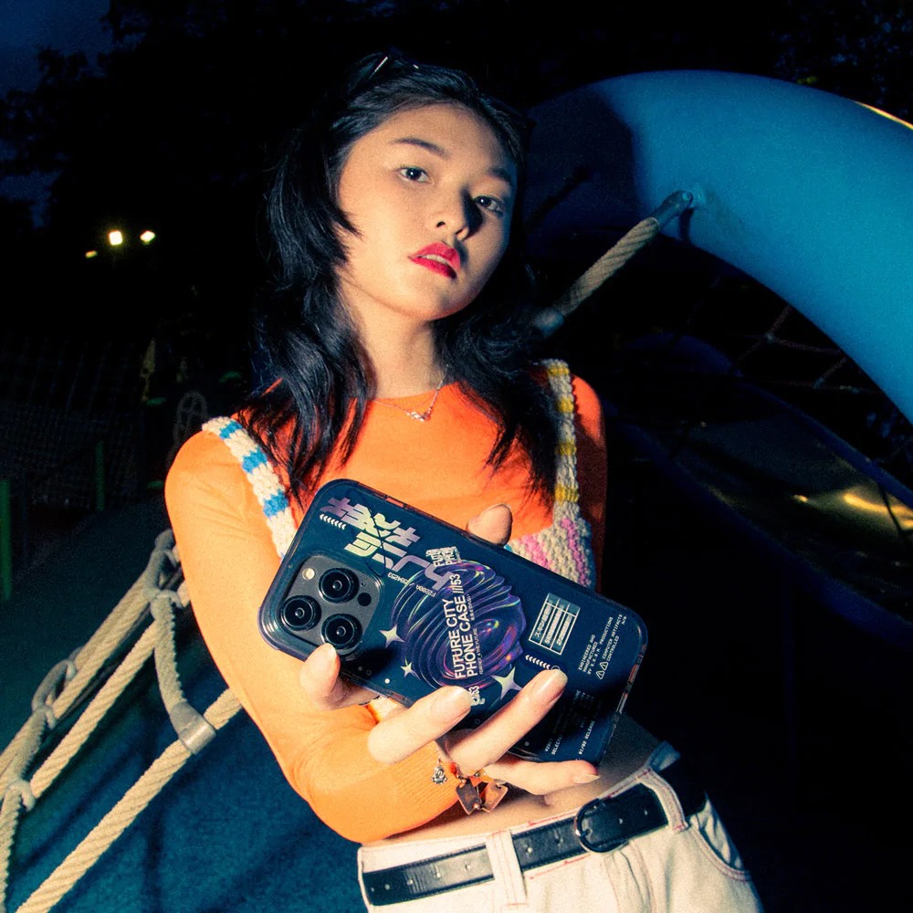 秀你的 iPhone 14！SKINARMA 日本東京透明日系潮流手機殼 尬上軍規等級 還有低調潮流 UNIQ 可以選！