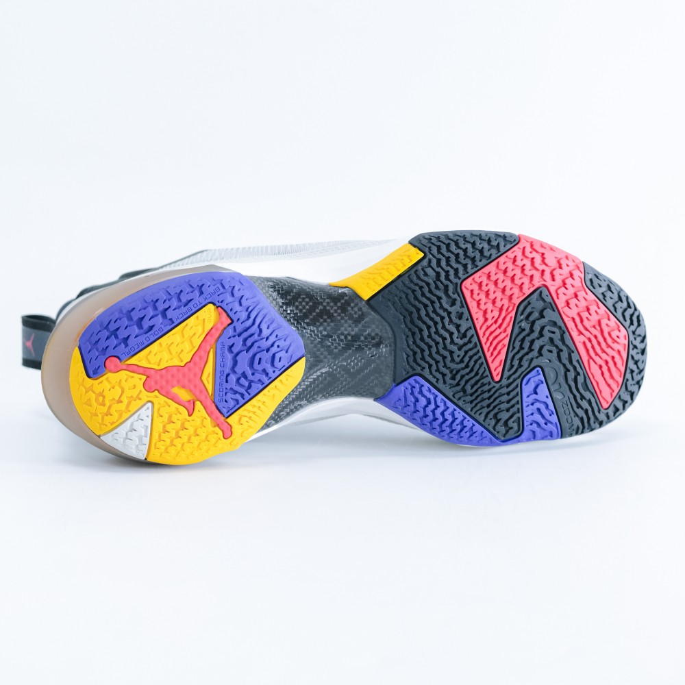 COOL 開箱｜科技性能全面凌駕超越！全新 Air Jordan XXXVII 實鞋一覽，七大設計重點告訴你！