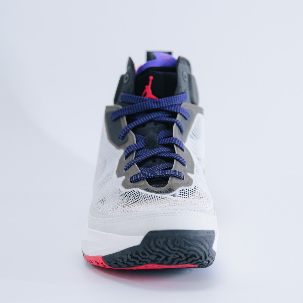 COOL 開箱｜科技性能全面凌駕超越！全新 Air Jordan XXXVII 實鞋一覽，七大設計重點告訴你！