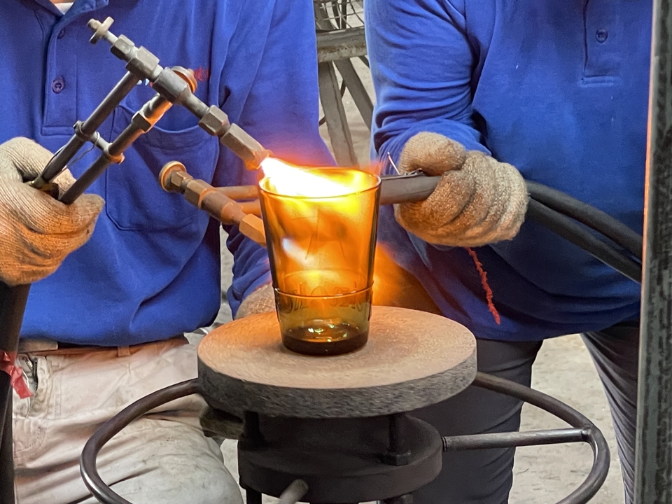 海尼根廢玻璃瓶回收打造「海尼根永續星釀里程杯」全手工打造只送不賣，杯控們快來一起收藏！