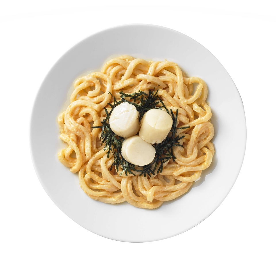 IKEA 秋季必吃新品推薦！銅板價「肉桂蘋果霜淇淋」搶先開吃、「干貝烏龍麵、干貝沙拉」海味十足