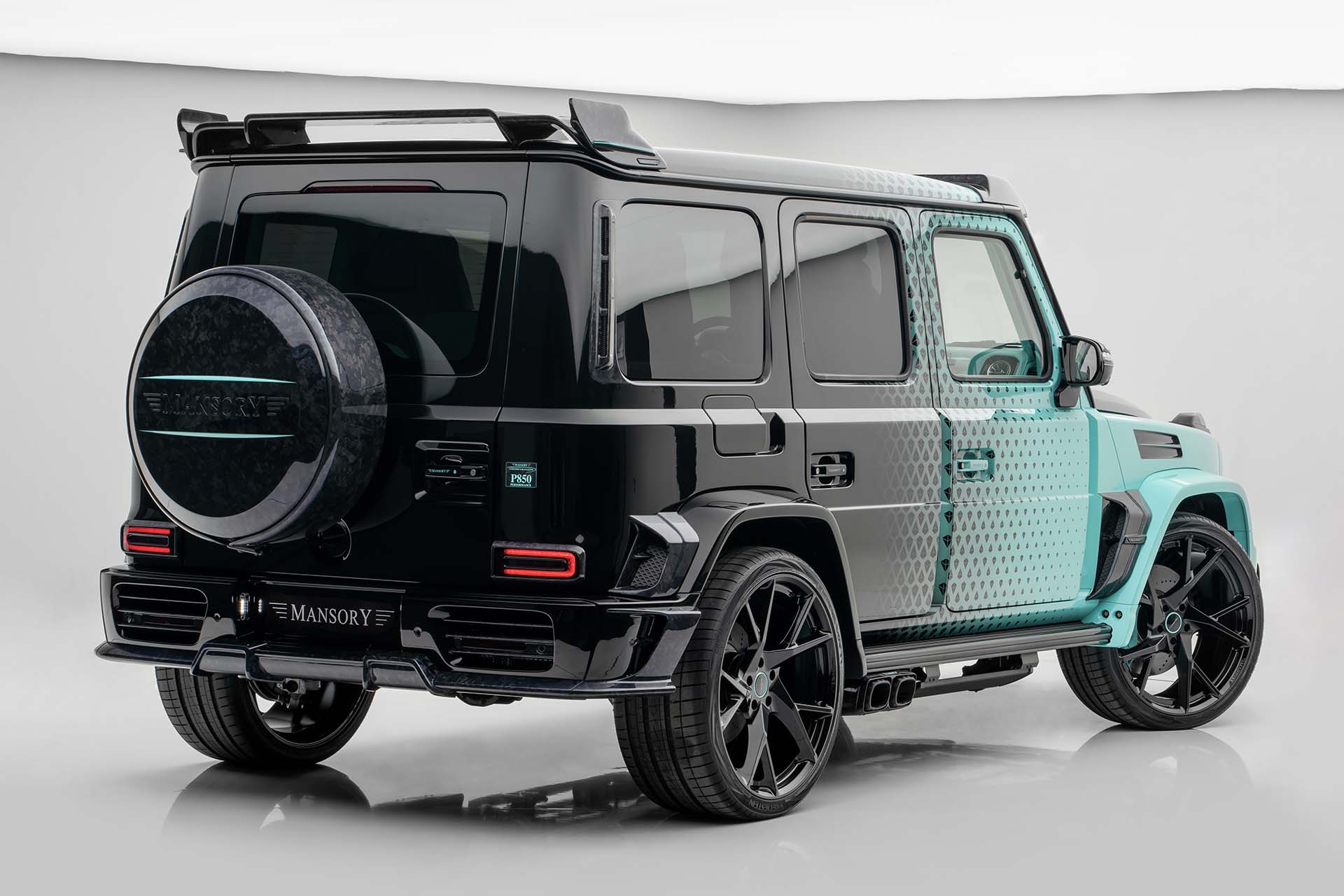 Mansory Algorithmic Fade-3