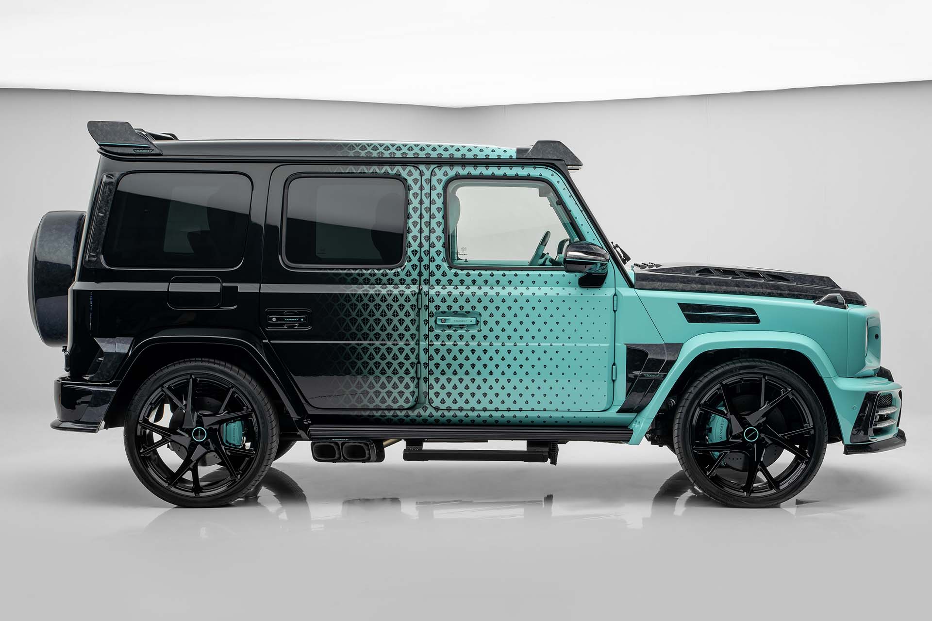 獨一無二！Mansory 帶來 Algorithmic Fade 訂製改裝車，漸變美學無懈可擊