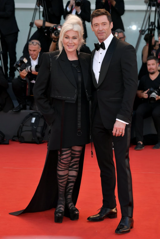 休傑克曼與太太在威尼斯紅毯上大曬恩愛