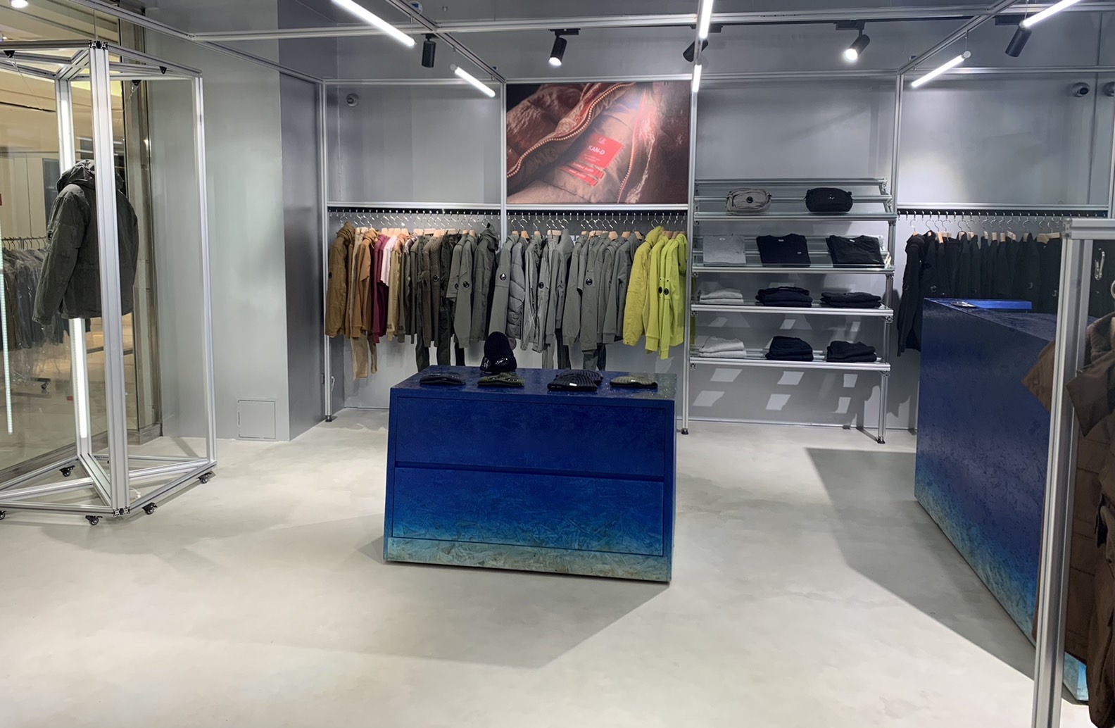 不用癡癡等代購了！高端機能品牌 C.P. COMPANY 首間實體店鋪正式進駐信義 A9