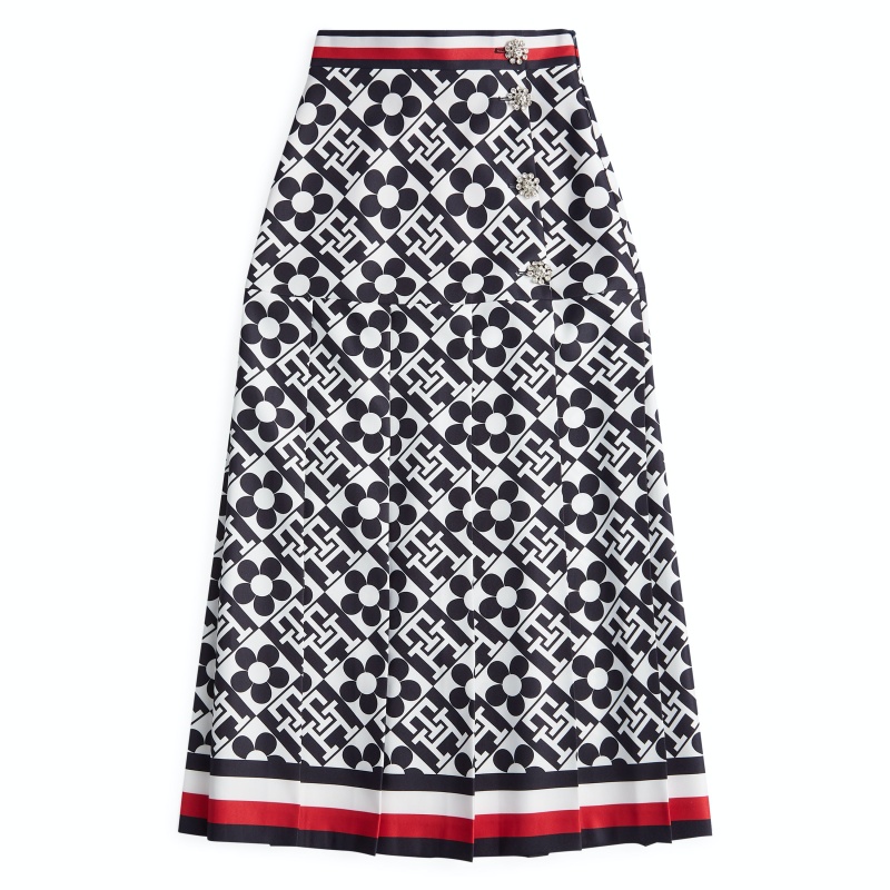 英國女王都讚聲的鬼才設計師！ Tommy Hilfiger X Richard Quinn 膠囊系列登台！