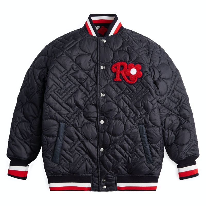 英國女王都讚聲的鬼才設計師！ Tommy Hilfiger X Richard Quinn 膠囊系列登台！