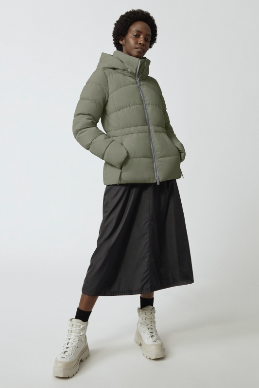 Canada Goose 釋出全新秋冬女性系列！演繹無所畏懼、剛柔並濟的女力新形象