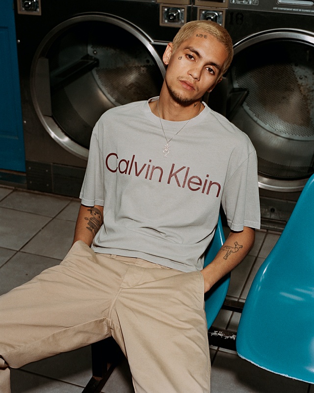 鼻血擋不住！ Calvin Klein 攜手 JENNIE 等多位文化名人共同演繹 2022 秋季形象廣告！