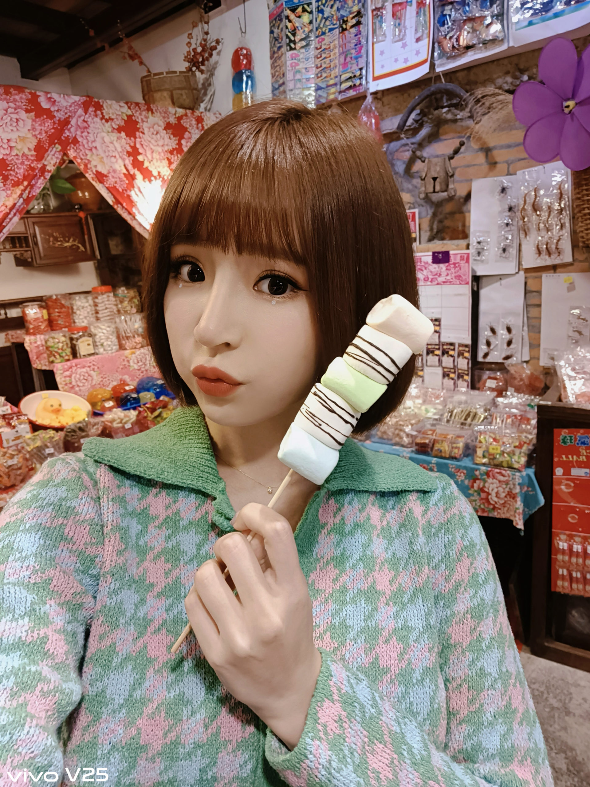 女神降臨！元元攜手顏宇宙拍照神機vivo V25 5G帶你玩拍東北角！海邊、岩岸、夜景，一次收齊！