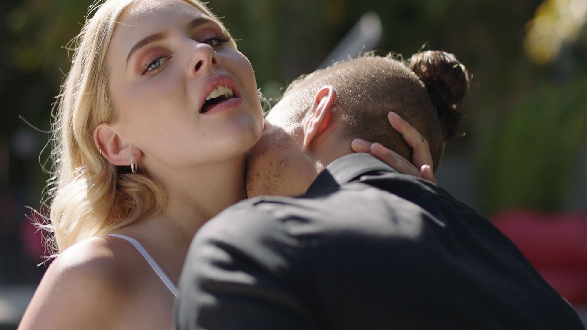 誰敢坐前排？18 禁電影《星夢性快感》聯手 Pornhub 多位 AV 女優演出，尺度太驚人！