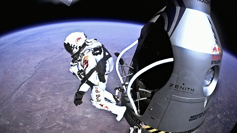 這一躍不僅超越音速，更推進太空防護技術！Red Bull Stratos 平流層計畫紀錄片正式上線