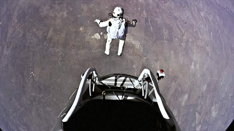這一躍不僅超越音速，更推進太空防護技術！Red Bull Stratos 平流層計畫紀錄片正式上線