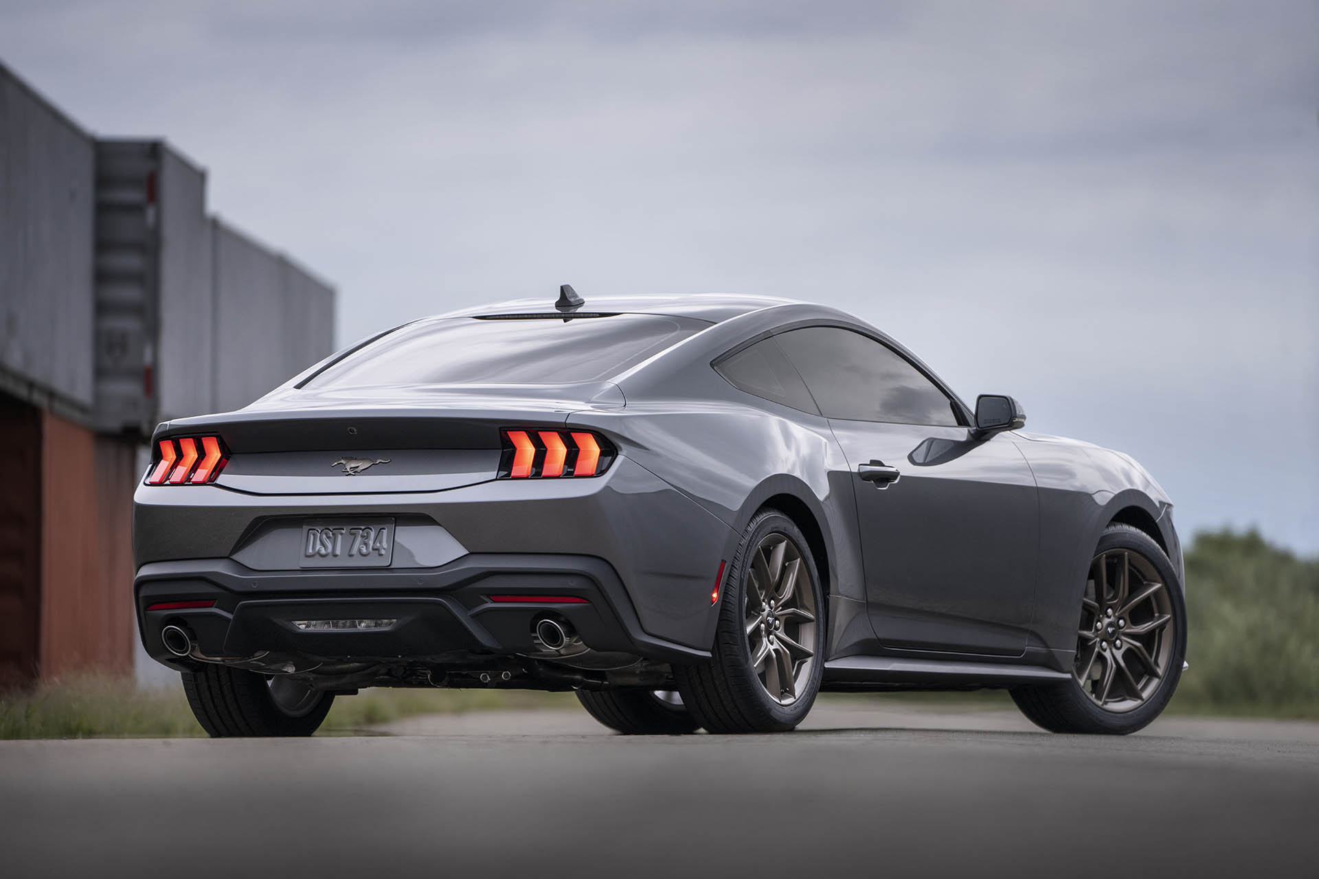 全新設計、動力也升級，Ford 第 7 代 Mustang 野馬跑車亮相啦！