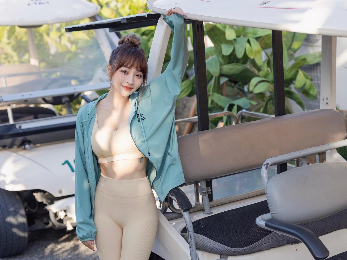 林襄抖奶又掀裙露小褲褲！本尊親解原因「剛好在玩角色扮演」被問抽菸秒變臉